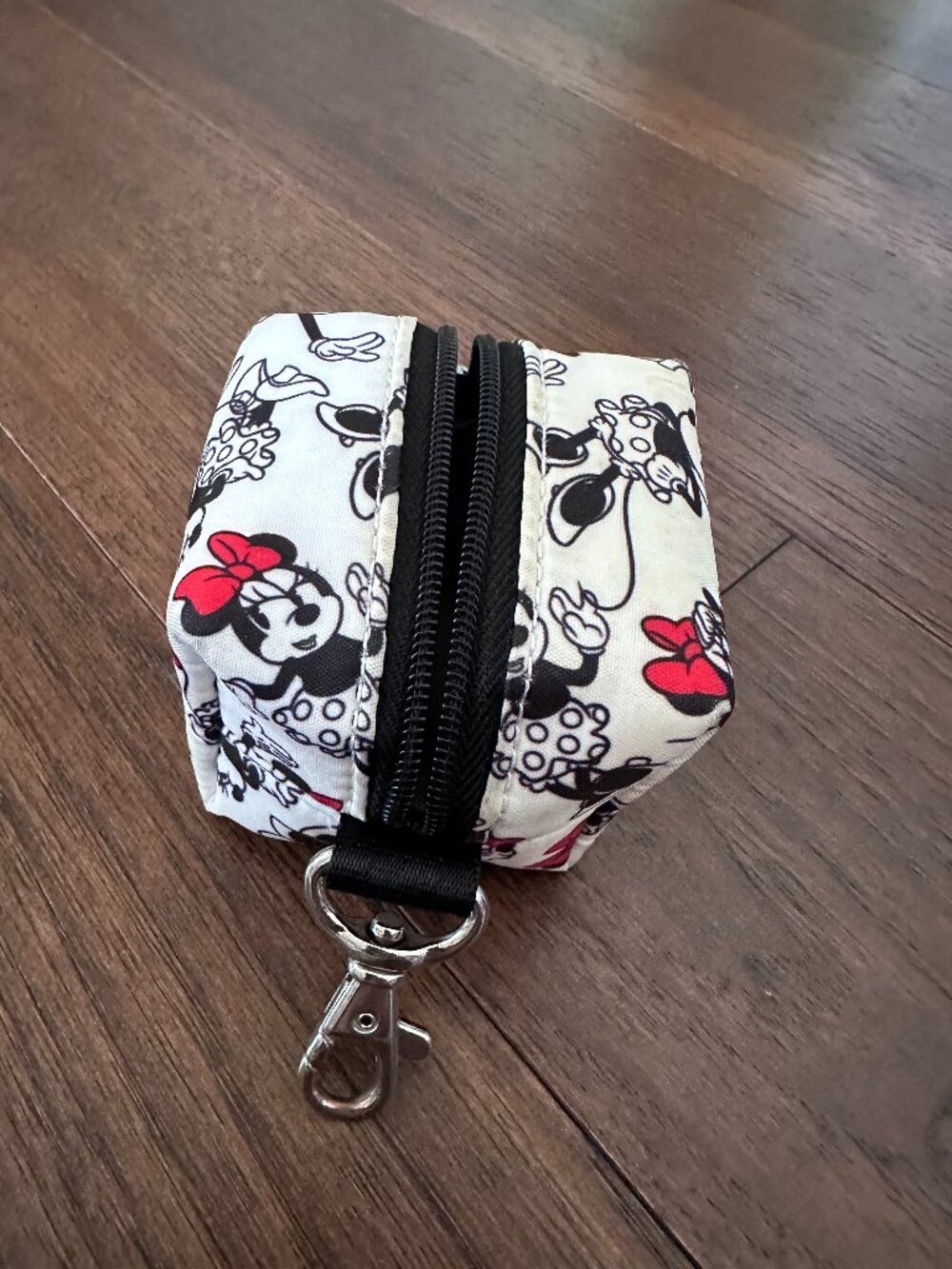 Disney x Petunia Picklebottom Minnie Mouse Pacifer Holder